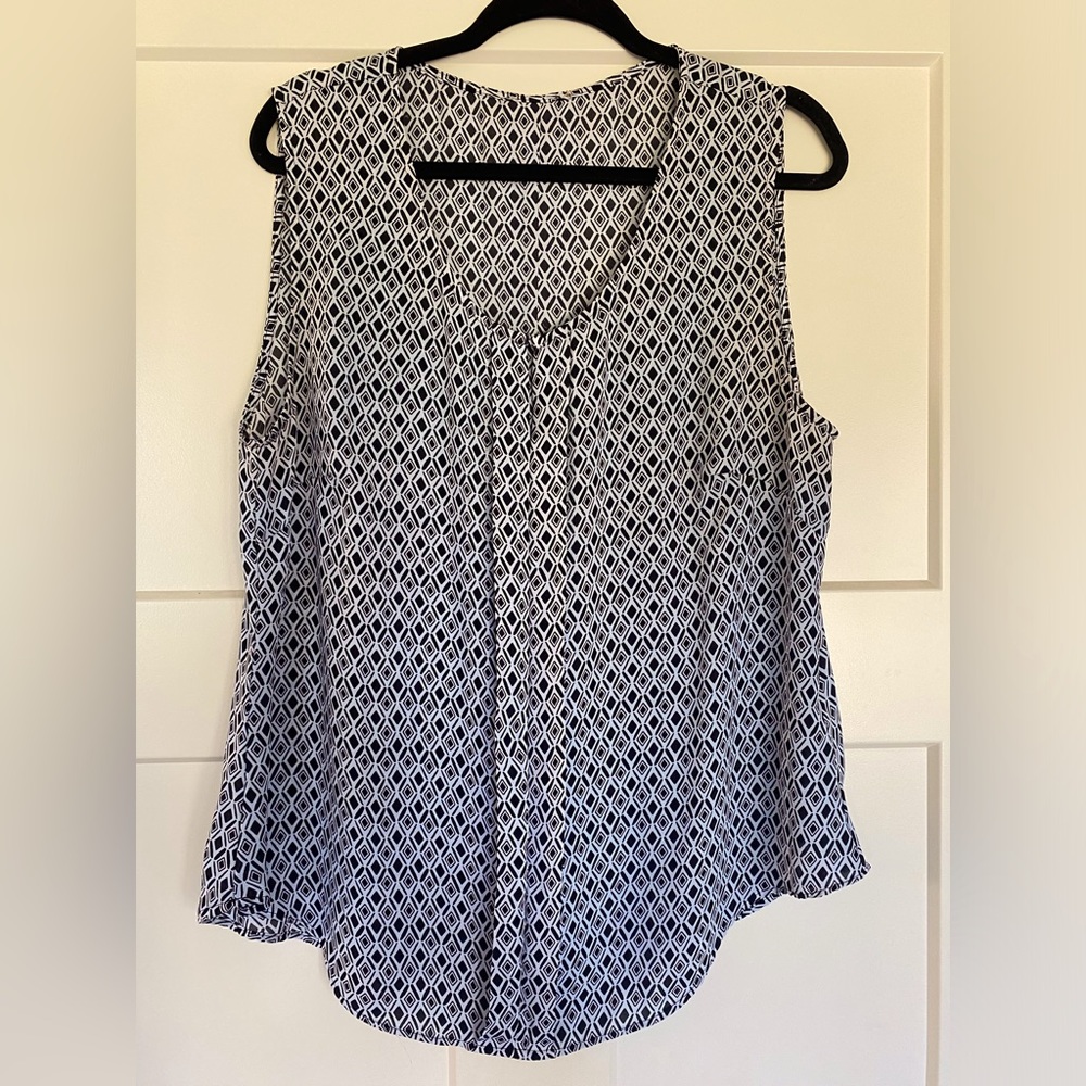 Woman’s sleeveless blouse XL